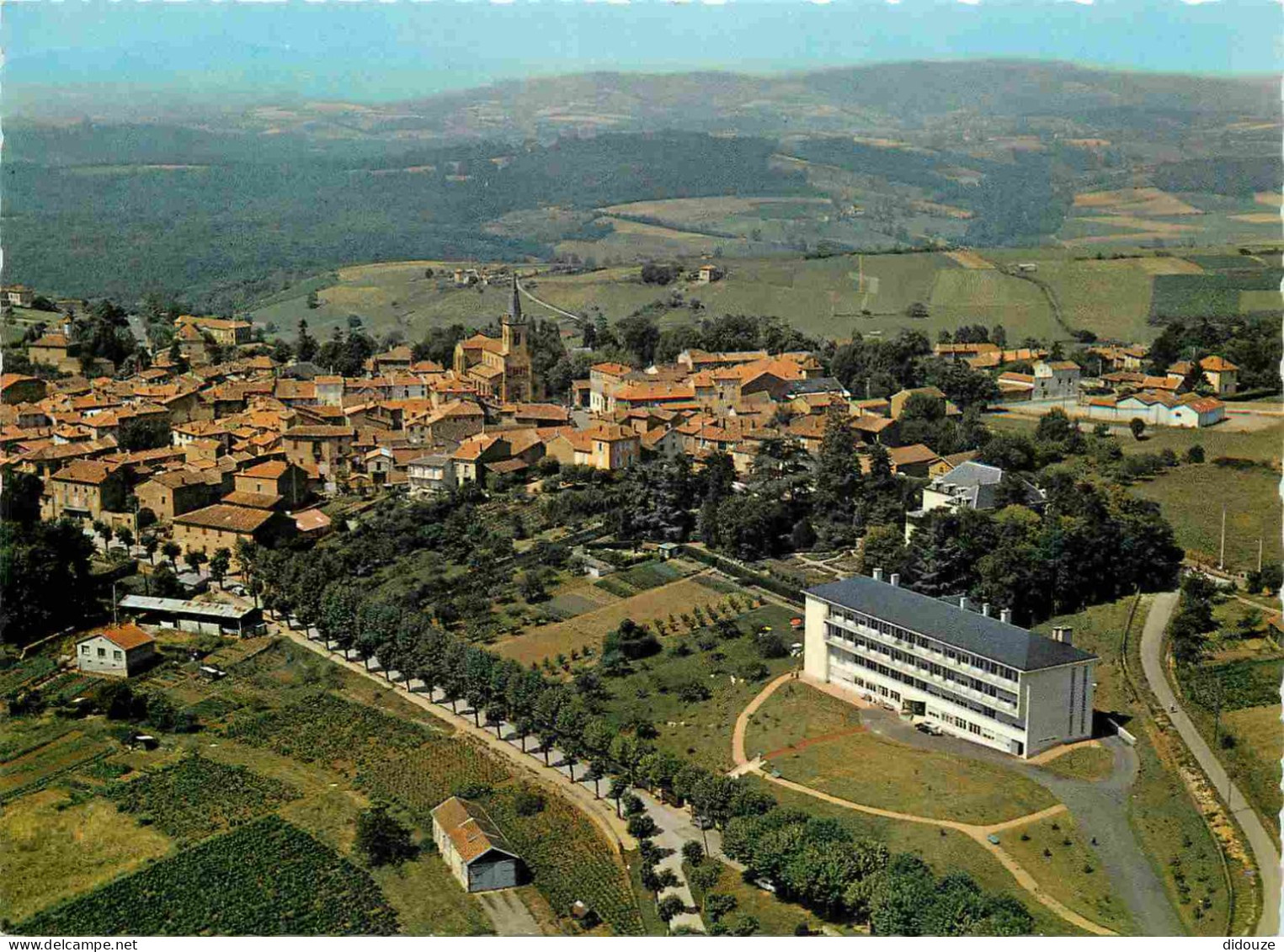 69 - Le Bois d'Oingt - Vue générale aérienne - au premier plan la Maison de Repos - CPM - Voir Scans Recto-Verso