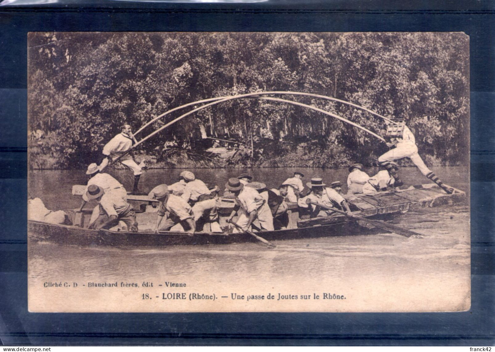 69. loire sur rhône. une passe de joutes sur le rhône
