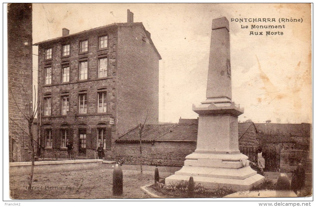 69. pontcharra sur turdine. le monument aux morts