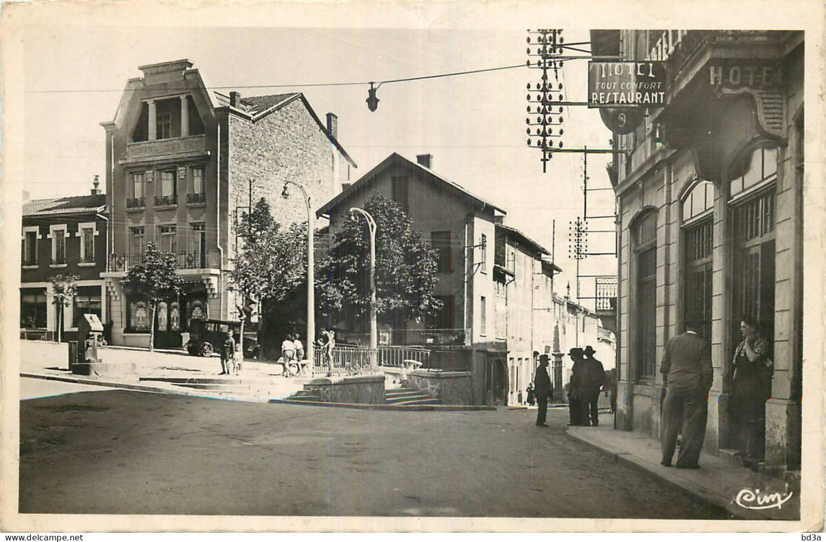 69 - SAINT LAURENT DE CHAMOUSSET