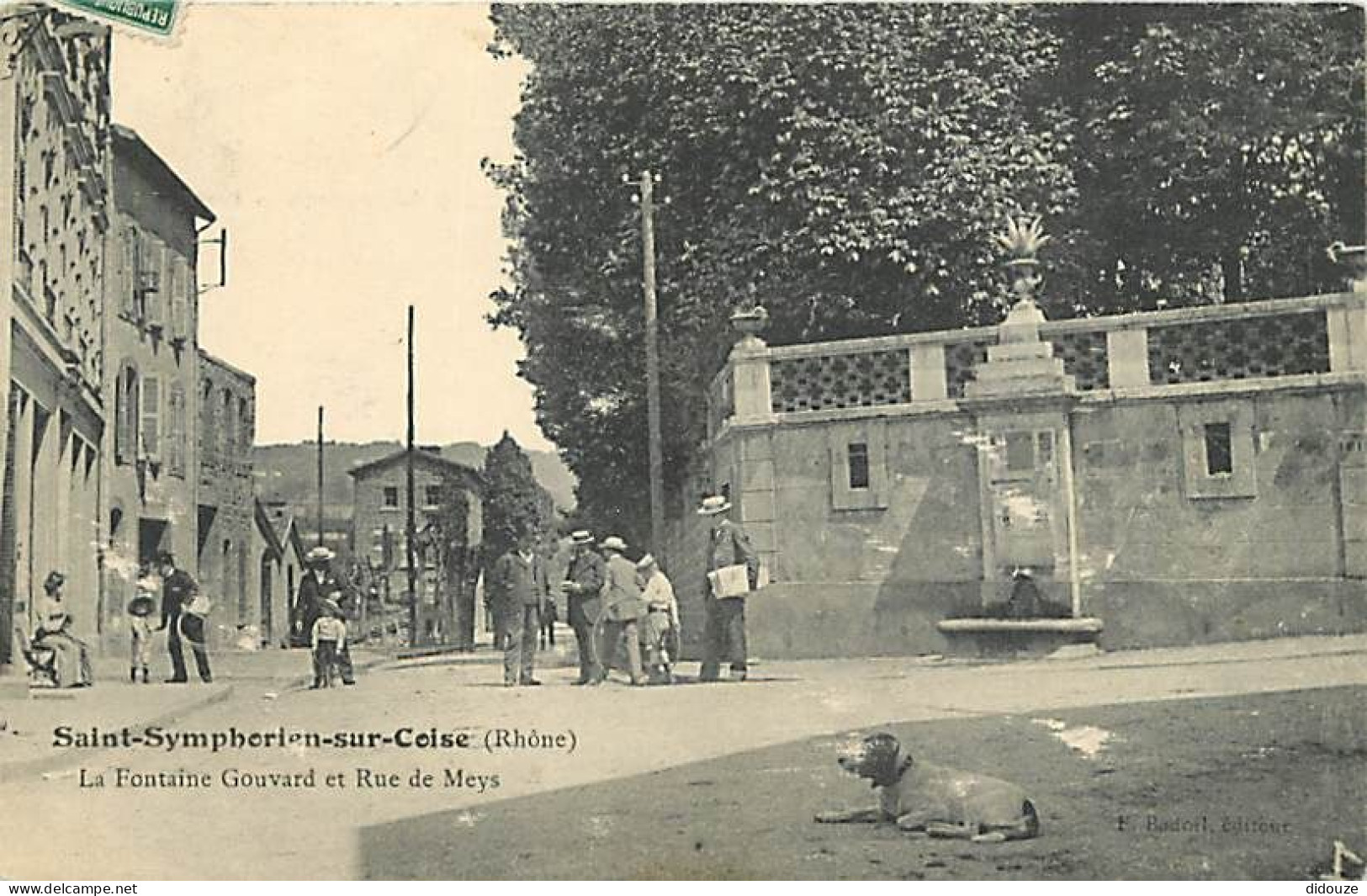 69 - Saint Symphorien sur Coise - La Fontaine Gouvard et Rue de Meys - Animée - Oblitération ronde de 1908 - CPA - Voir