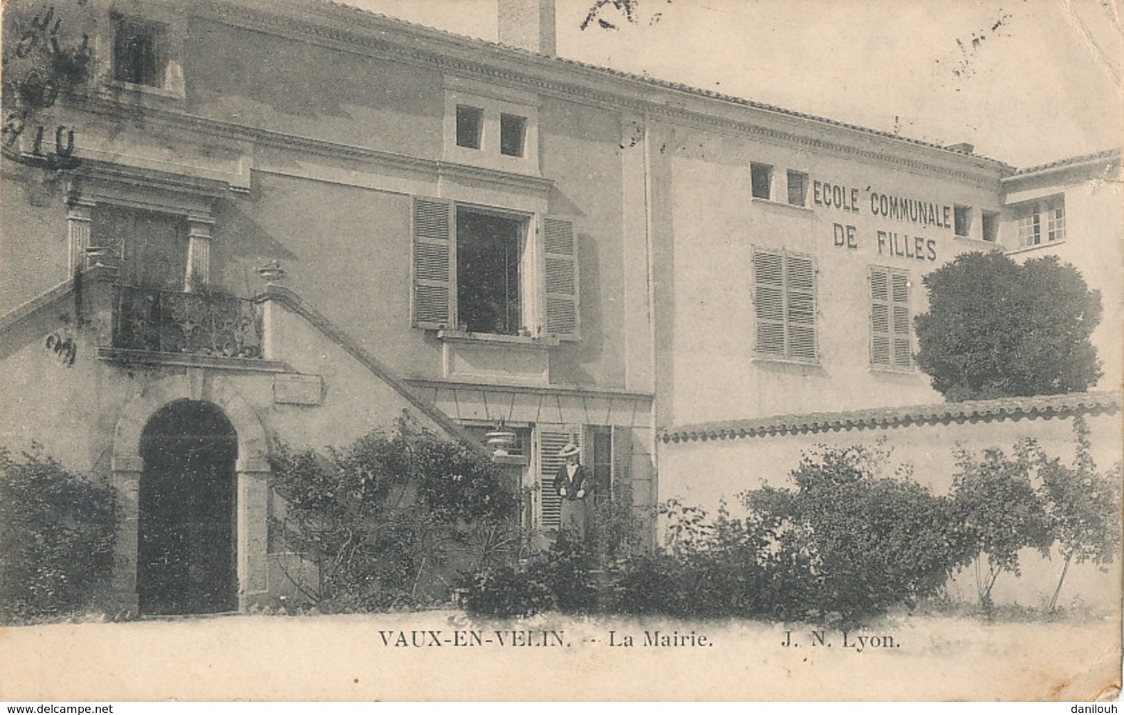 69 // VAUX EN VELIN   la mairie , ecole communale de filles  **