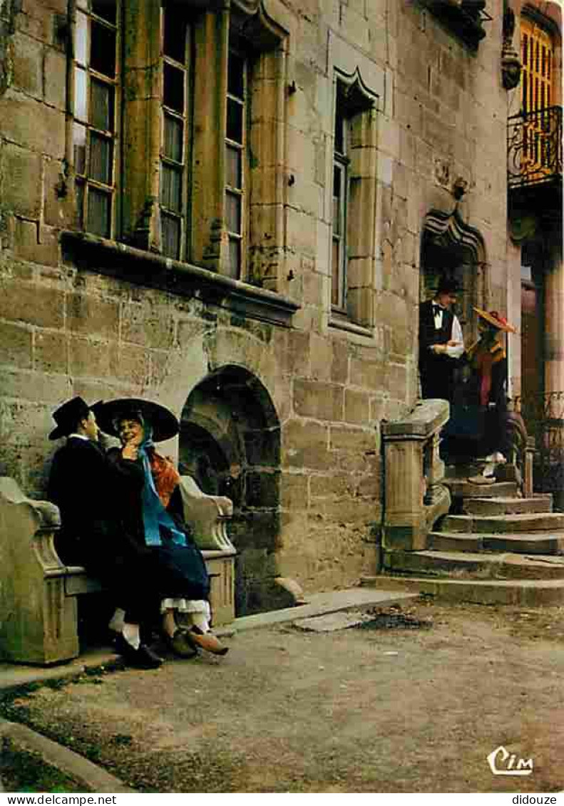 70 - Luxeuil les Bains - Vieille maison Place Saint Pierre - Folklore avec les Gauch'nots et  Gauch'nottes de Luxeuil le