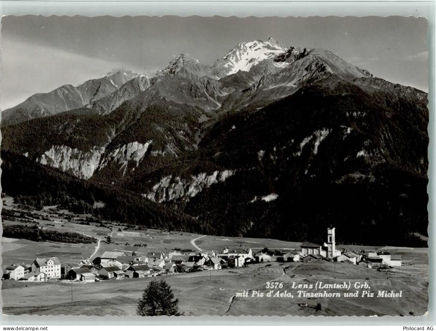 7083 Lantsch/Lenz - Gesamtansicht mit Pit dAela Tinzenhorn und Piz Miche... - 10157078