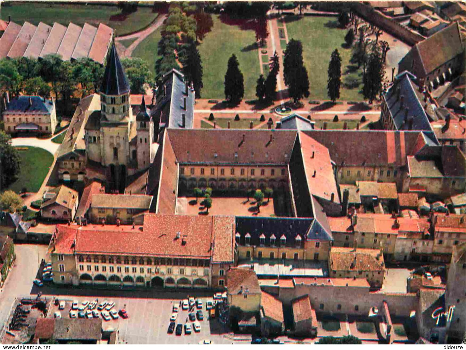 71 - Cluny - Abbaye de Cluny - Vue aérienne - CPM - Voir Scans Recto-Verso