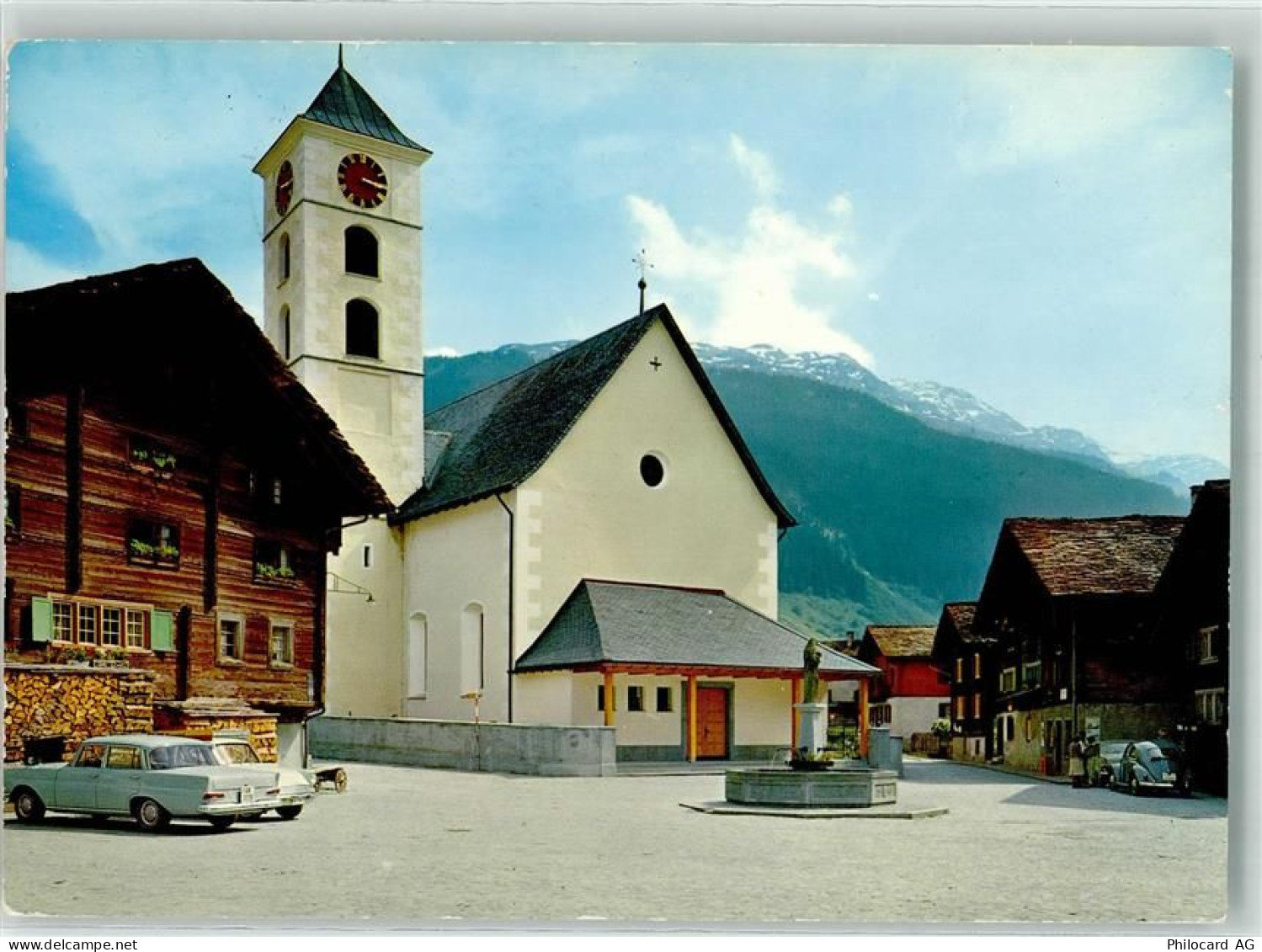 7132 Vals - Dorfplatz VW Käfer Mercedes Kirche - 39697160