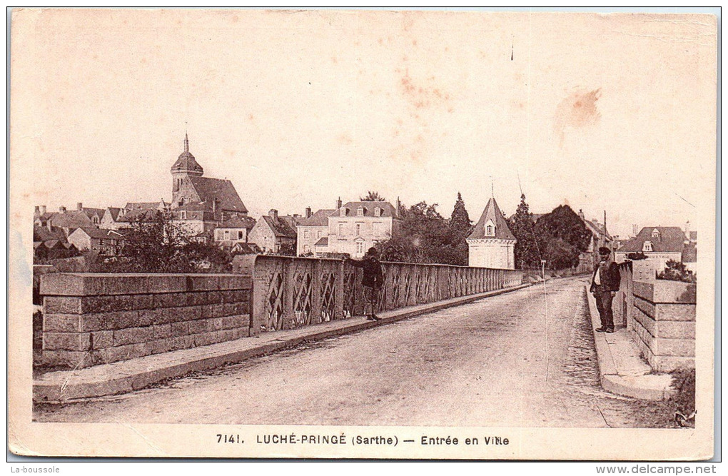 72 LUCHE PRINGE - entrée en ville