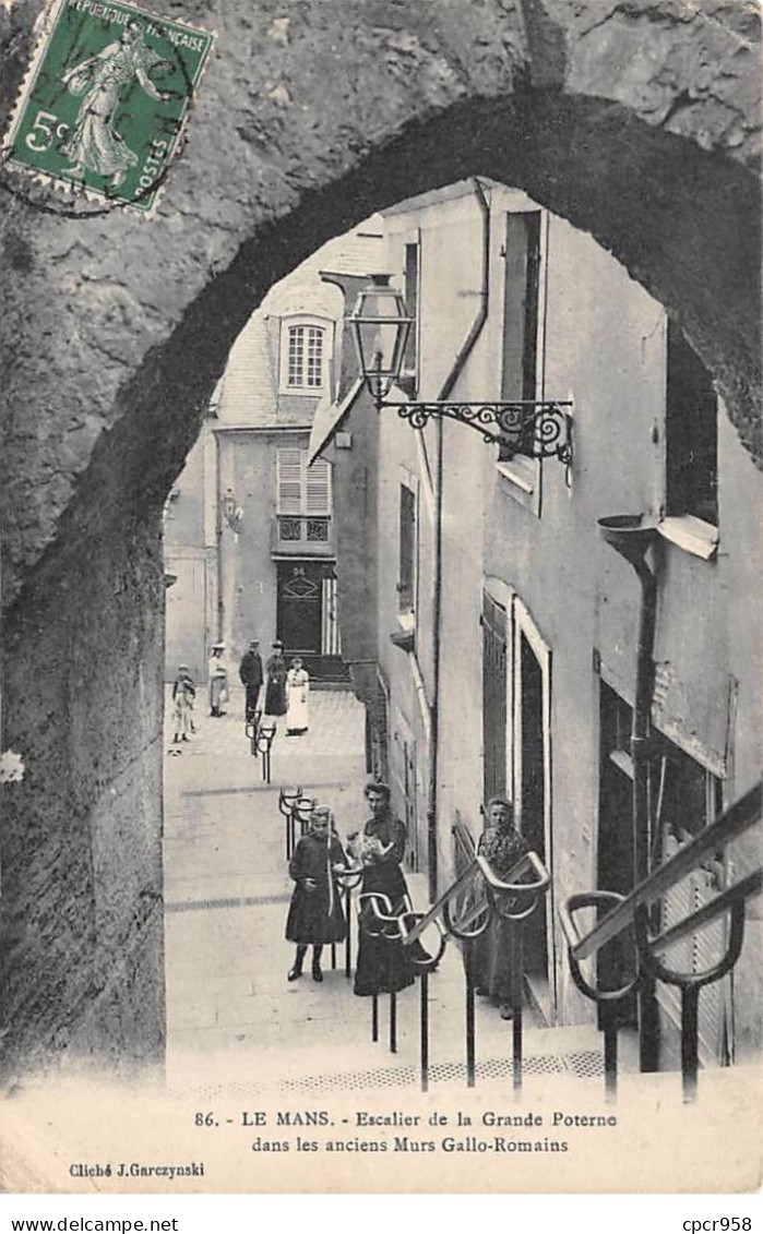 72-SAN59796-LE MANS.Escalier de la Grande Poterne dans les anciens Murs Gallo-Romains