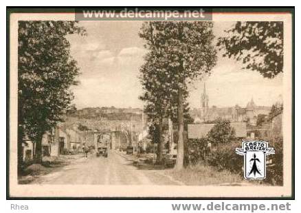 72 Sillé-le-Guillaume - 1. SILLE-le-GUILLAUME (Sarthe)  L'Entrée de la Ville par la route de Paris - sépia