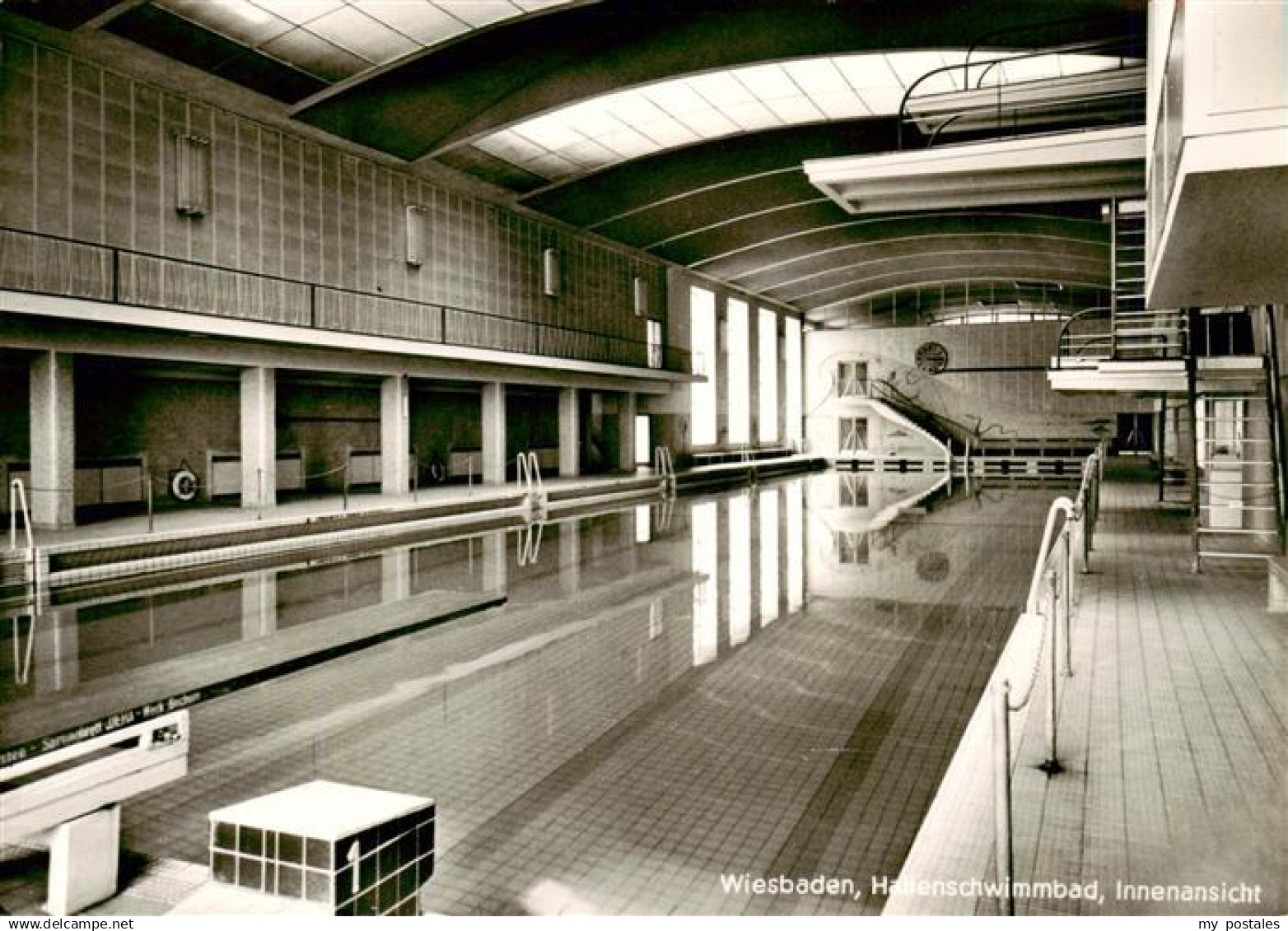 73890749 Wiesbaden Hallenbad Innenansicht Wiesbaden