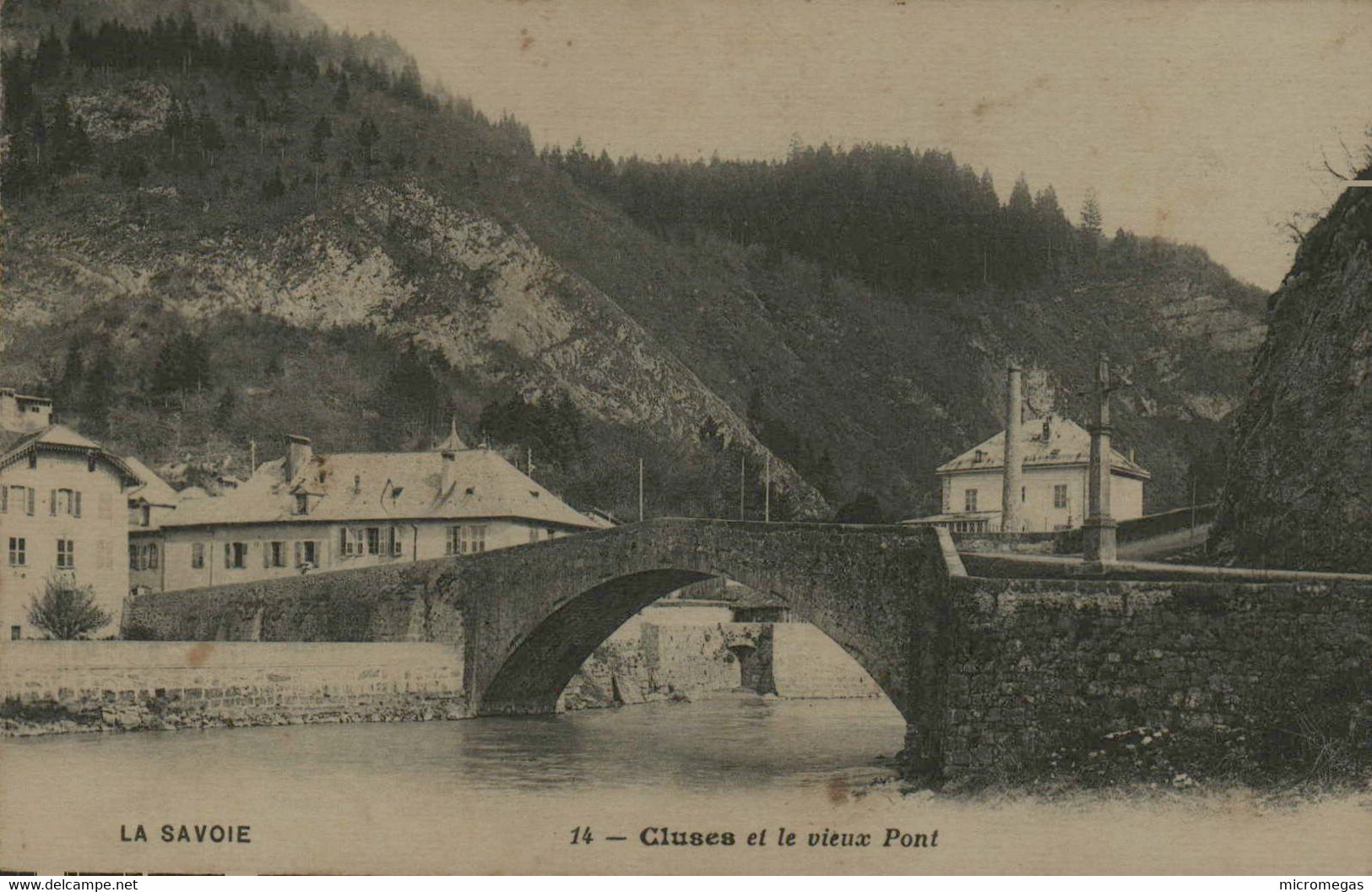 74 - CLUSES - Cluses et le vieux Pont