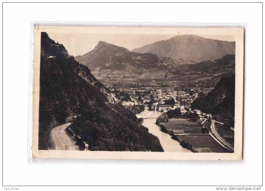 74 CLUSES Vue Générale, Route de Nancy sur Cluses, ed Cigogne, CPSM 9x14, 1952