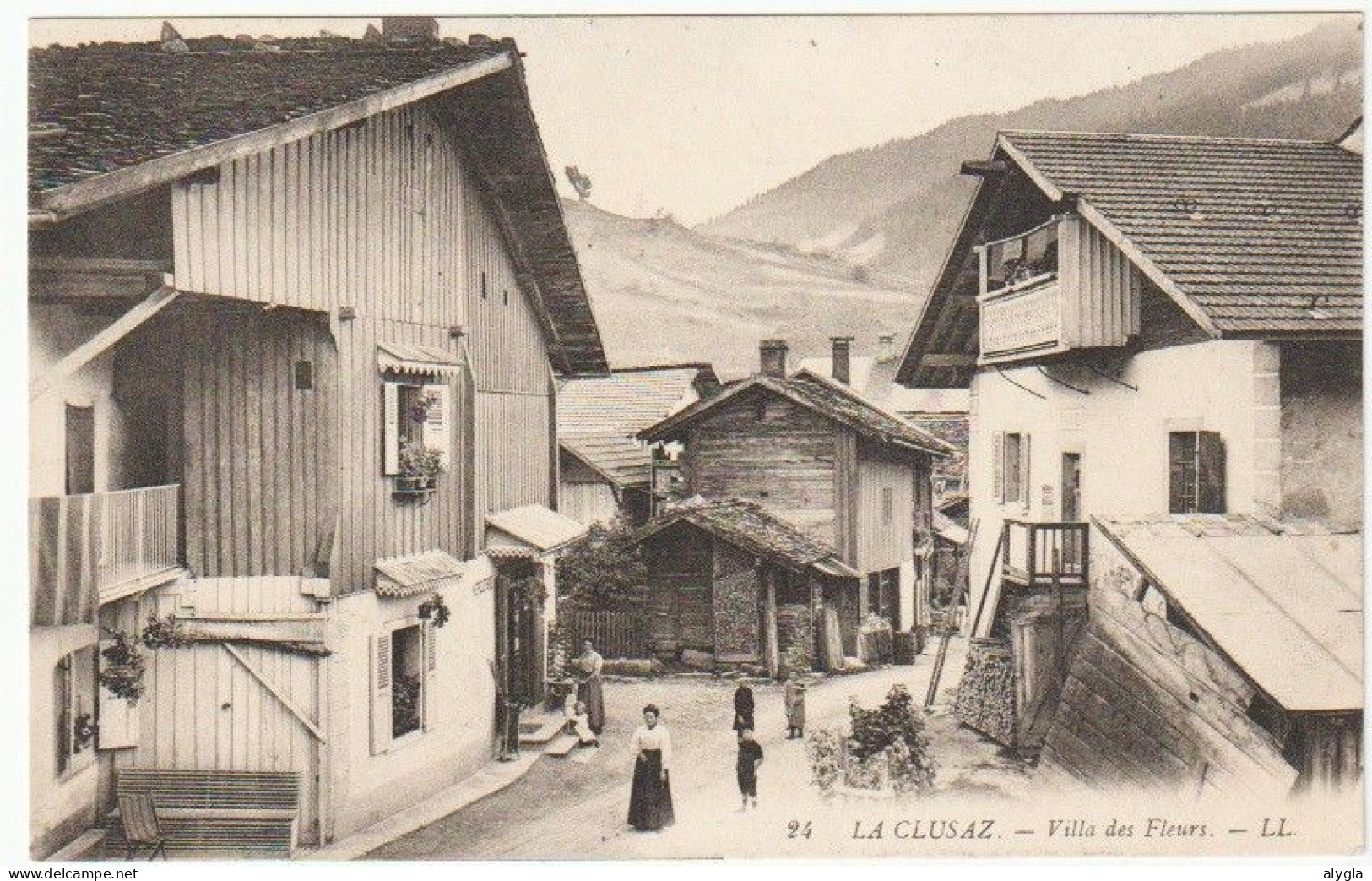 74 - LA CLUSAZ - Villa des Fleurs - CPA éd. L.L. n° 24