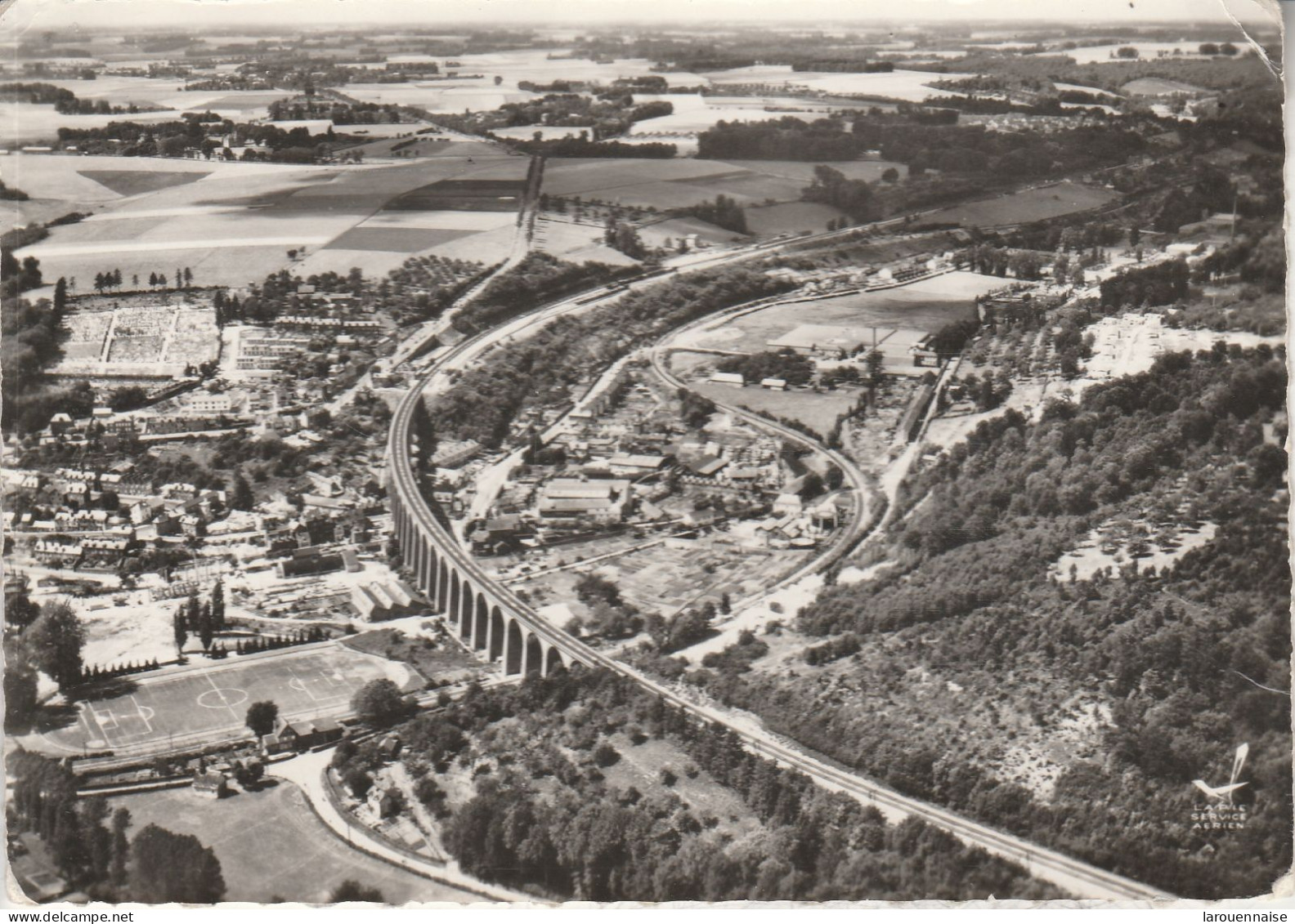 76 - BARENTIN - En avion au dessus de ....Barentin - Le Viaduc
