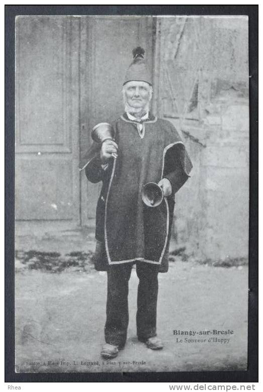 76 Blangy-sur-Bresle - le sonneur église - cloche