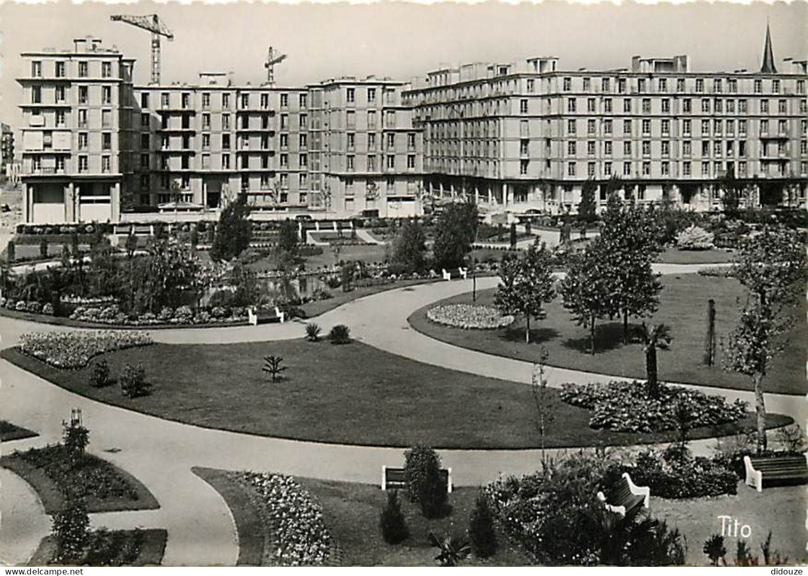 76 - Le Havre - Square Saint Roch - CPSM grand format - Carte Neuve - Voir Scans Recto-Verso