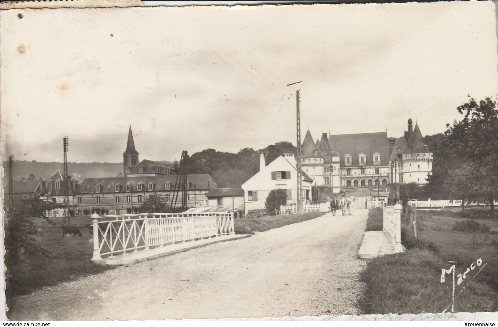 76 - MESNIERES EN BRAY - Quartier de la Gare