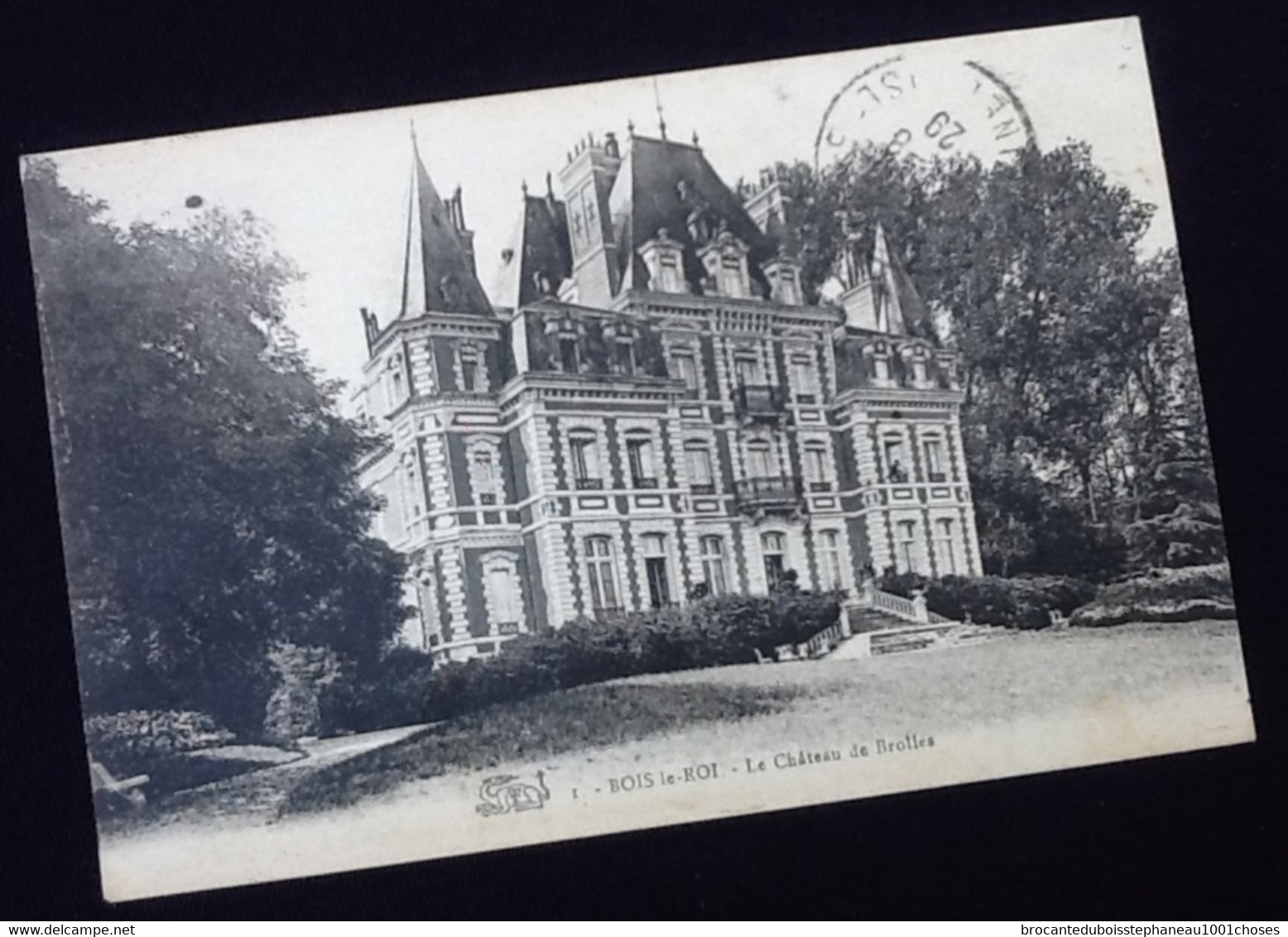 77  Bois-le-Roi  Le Château de Brolles