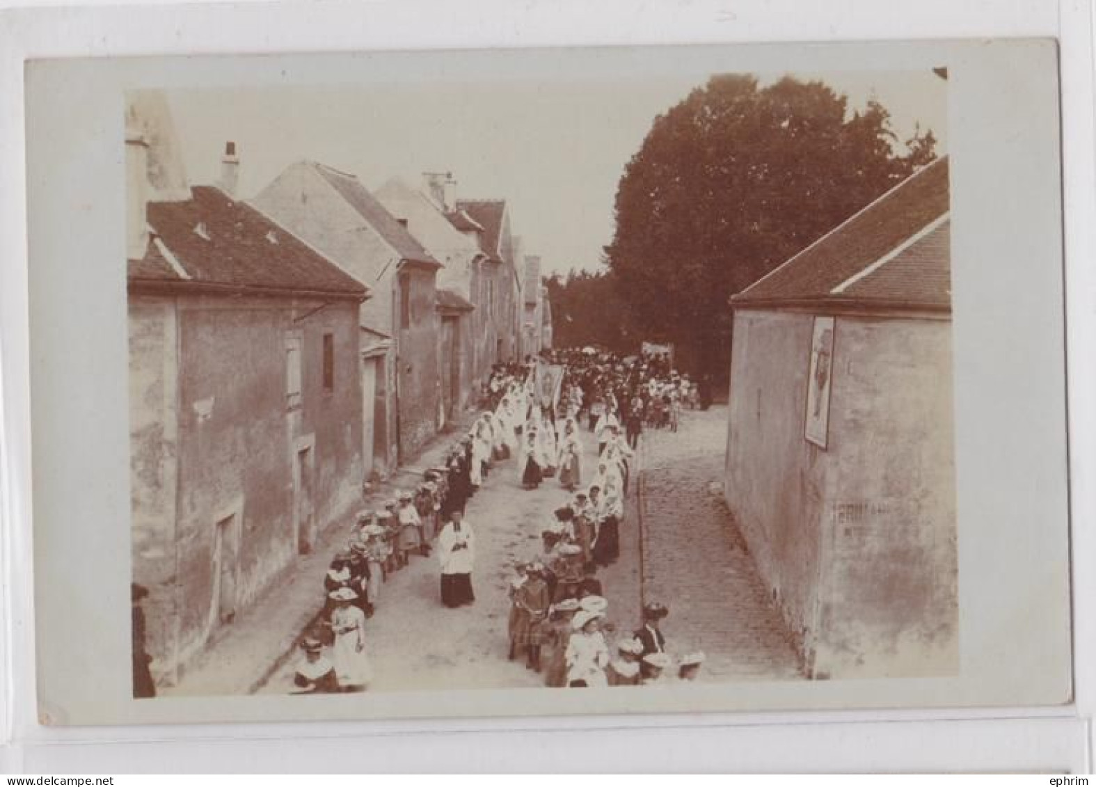 77 Dammartin-en-Goële Othis Carte-photo d'une Procession Religieuse en 1906