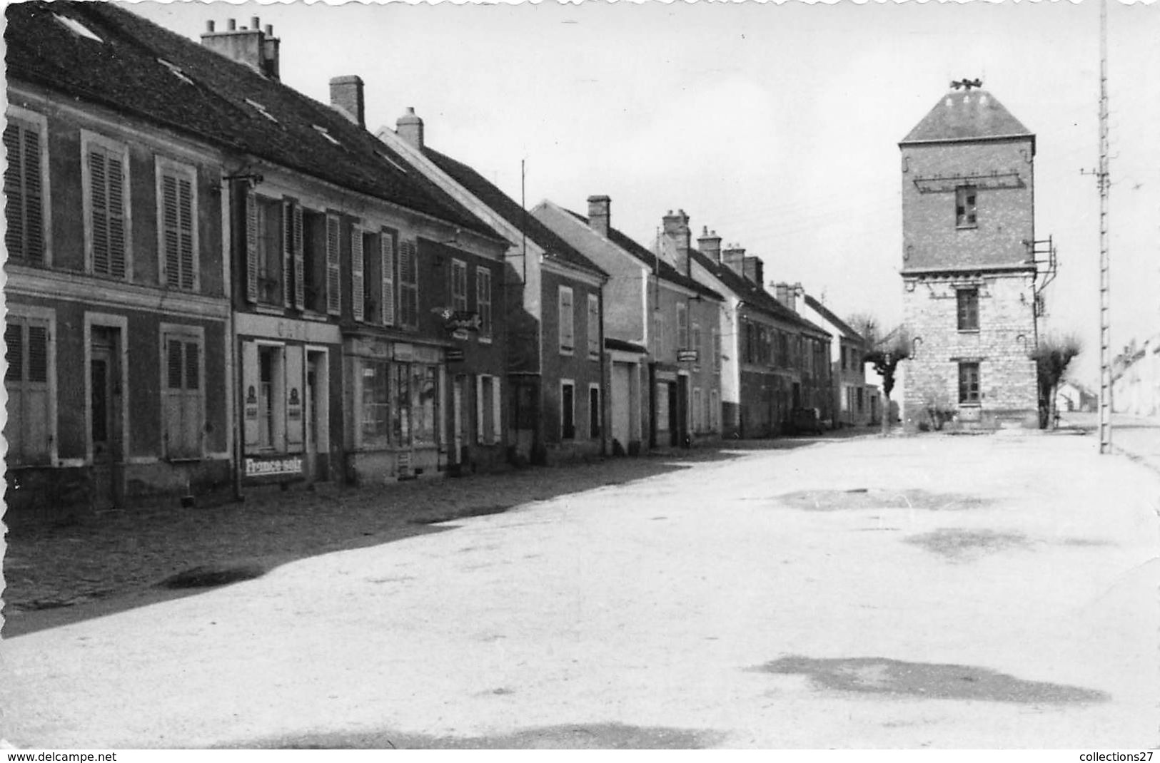 77-LA CHAPELLE LA REINE- LA TOUR