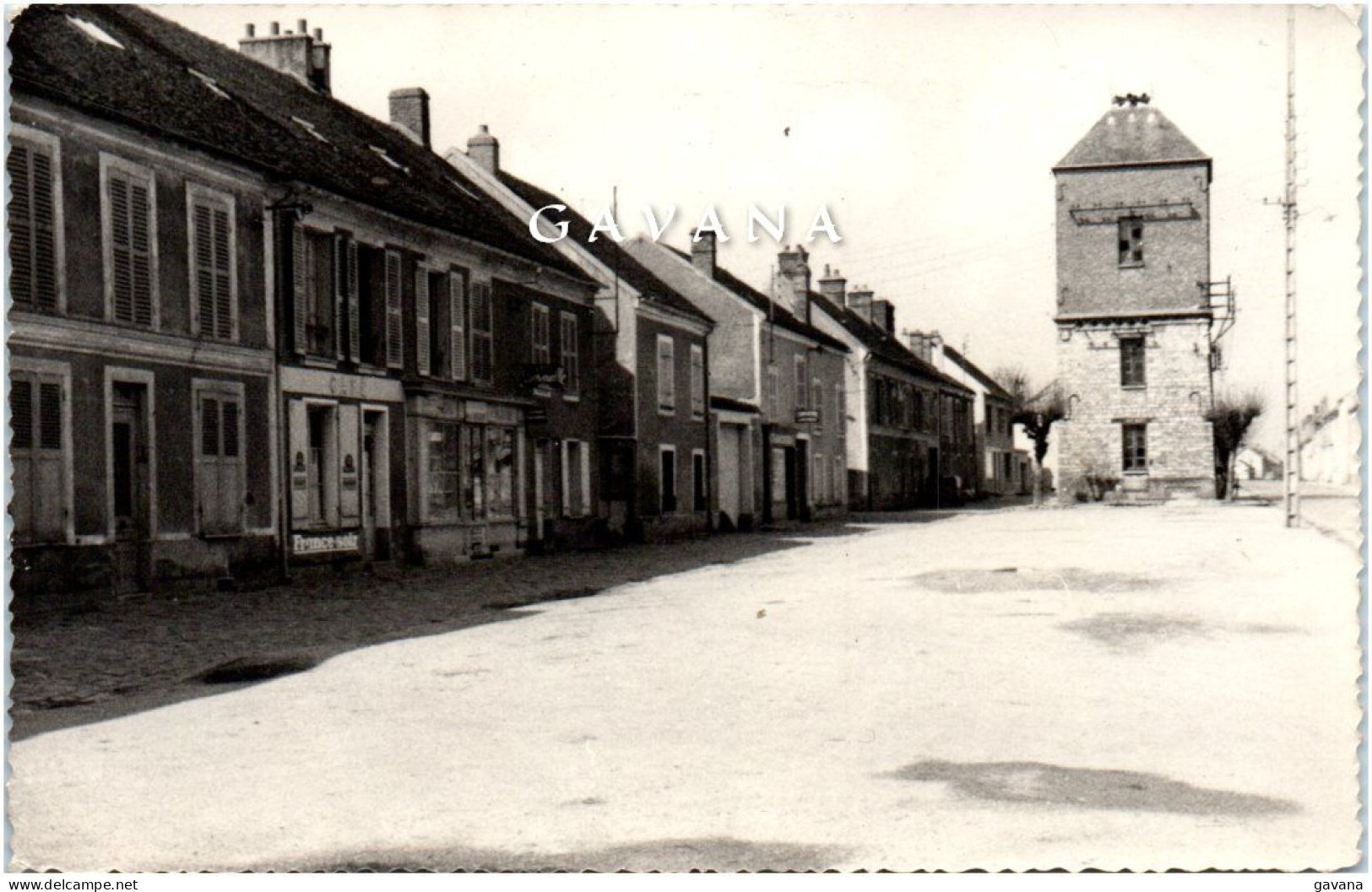 77 LA CHAPELLE-la-REINE - La Tour