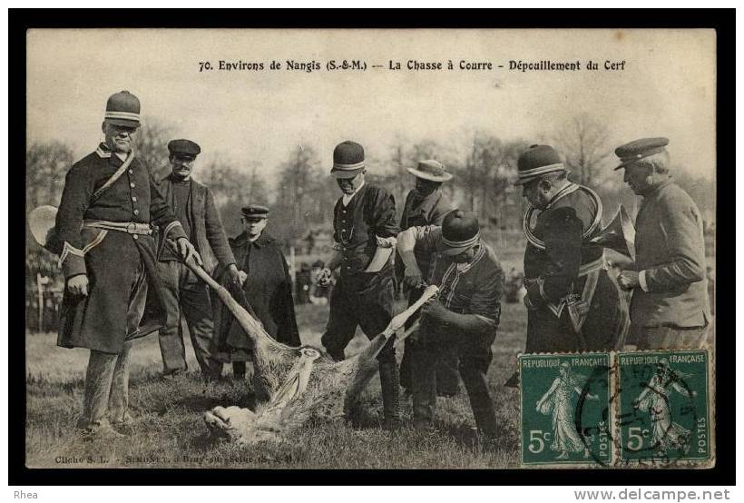77 Nangis 70. Environs de NAngis (S-&-M) La Chasse ? Courre - D?pouillement du Cerf ch D77D K77327K C77327C RH009924