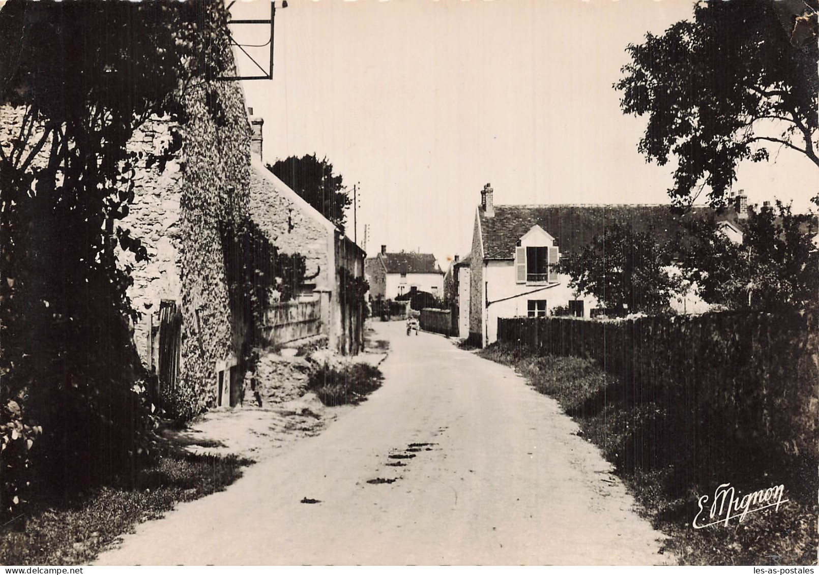 77 SAVIGNY LE TEMPLE RUE MONTBREAU