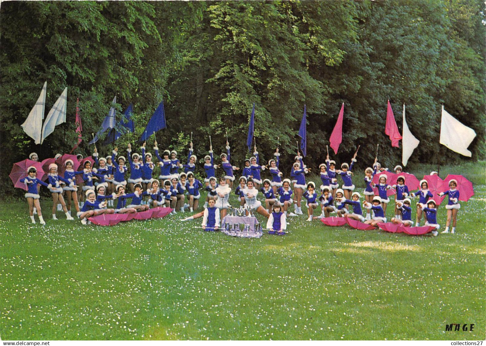 78-MAGNANVILLE- MAJORETTES