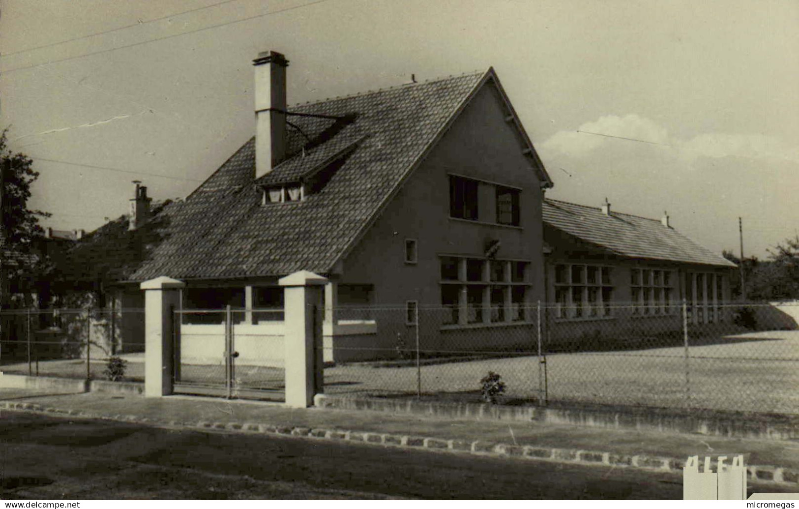 78 - VELIZY - L'Ecole Maternelle