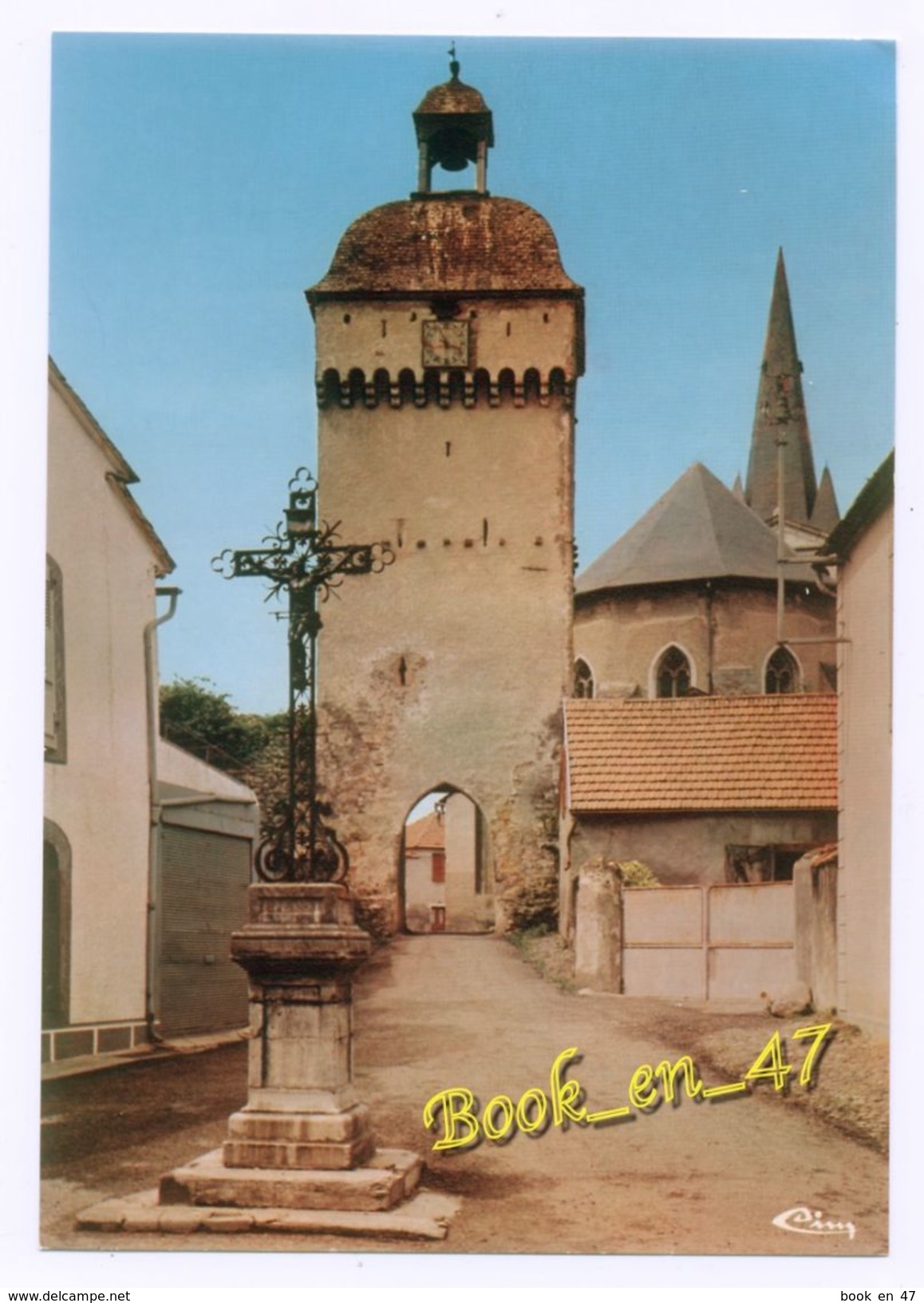 {78228} 64 Pyrénées Atlantiques Pontacq , La vieille porte. " en baisse "