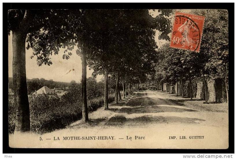 79 La Mothe-Saint-Héray allee arbres parc D79D C79184C RH083363