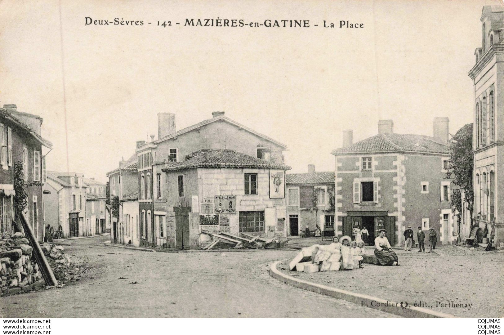 79 - MAZIERES EN GATINE - S32596 - La Place