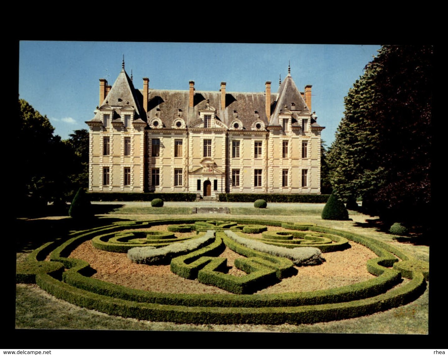 79 - THENEZAY - chateau