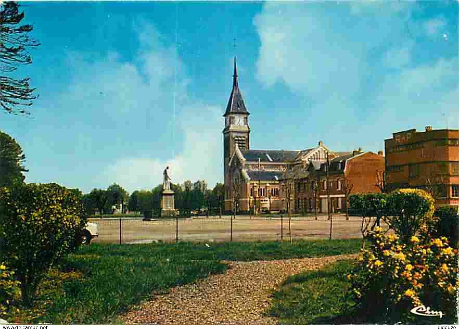 80 - Chaulnes - Place de l'Eglise - CPM - Voir Scans Recto-Verso