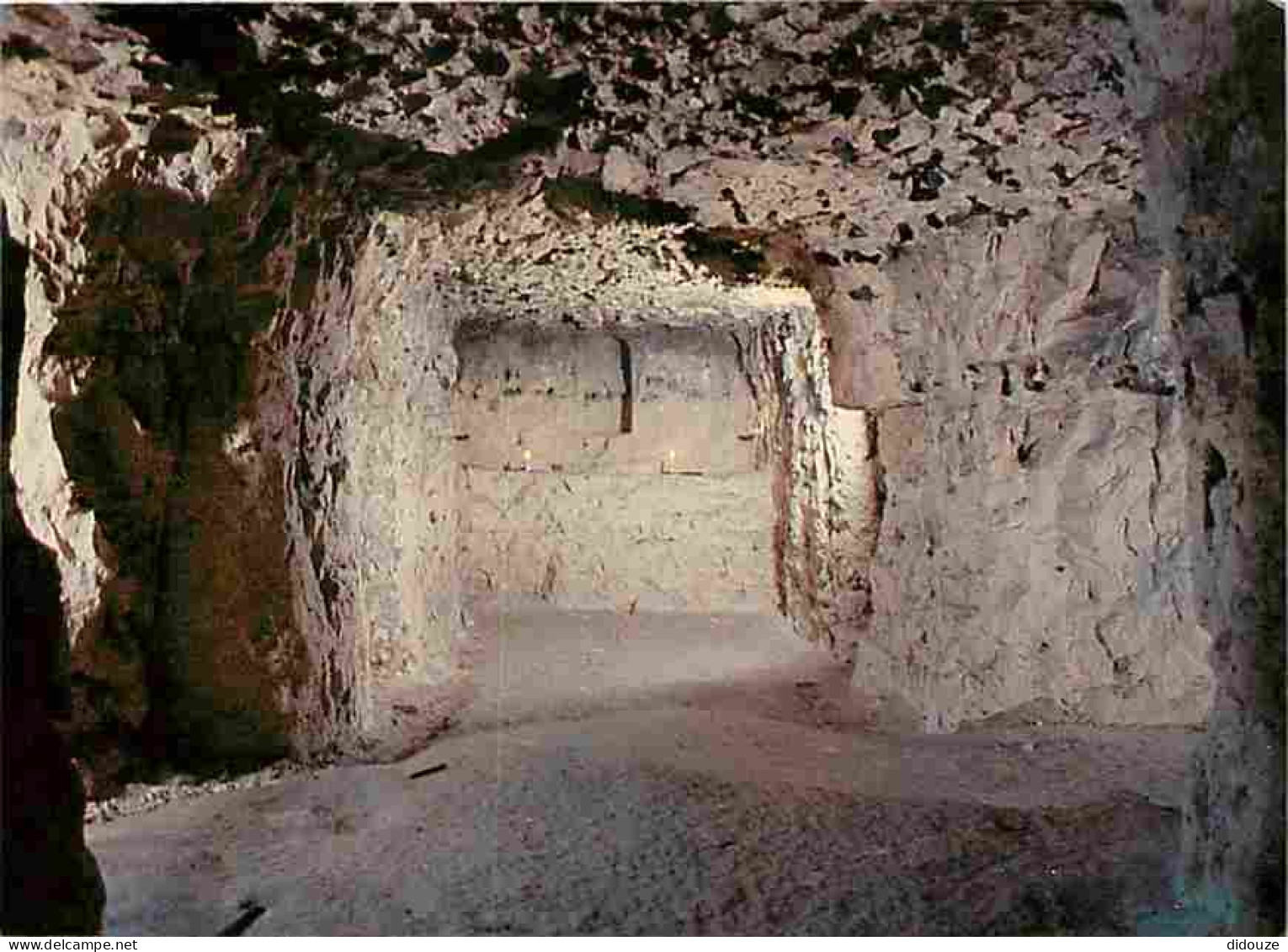 80 - Les Grottes de Naours - La Nef centrale des Chapelles - Carte Neuve - CPM - Voir Scans Recto-Verso