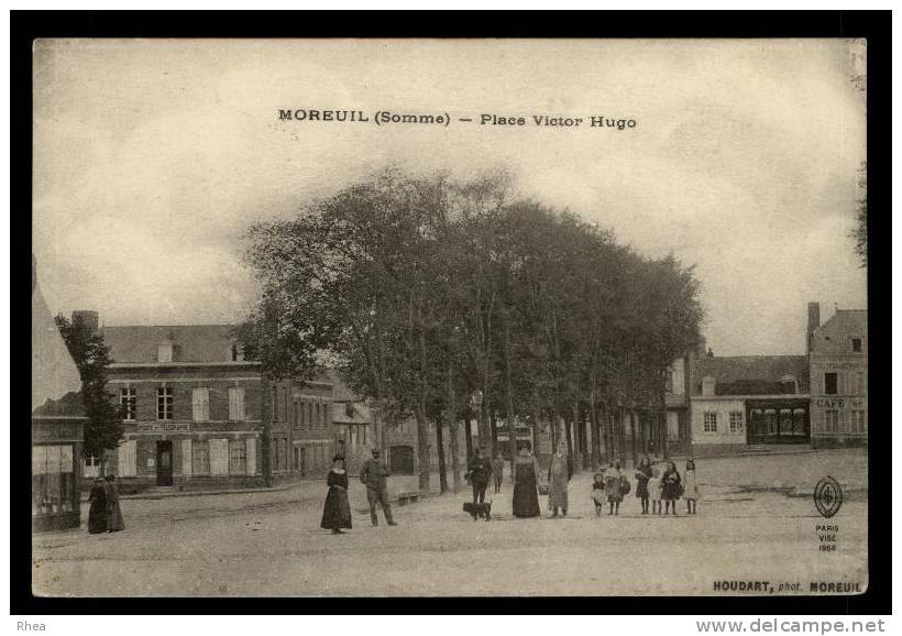 80 Moreuil MOREUIL (Somme) - Place Victor Hugo place victor hugo D80D K80570K C80570C RH013266