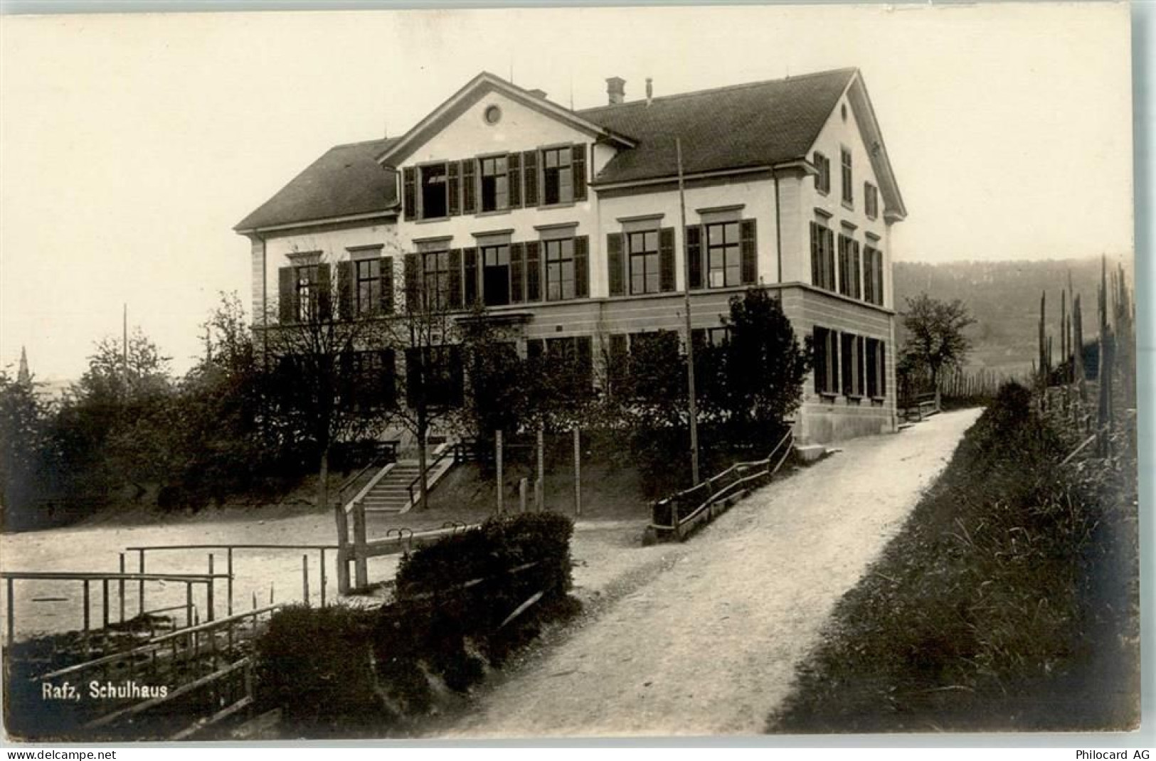 8197 Rafz Foto AK Schulhaus - 13581852