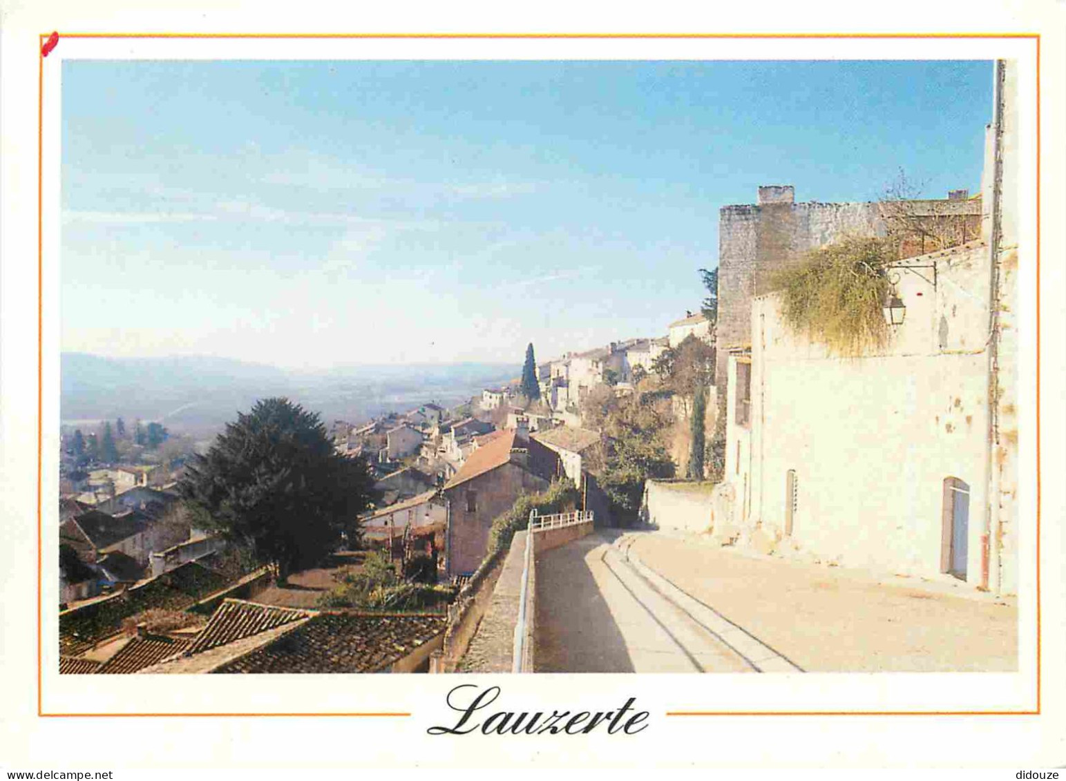 82 - Lauzerte - Vue sur le village - CPM - Voir Scans Recto-Verso