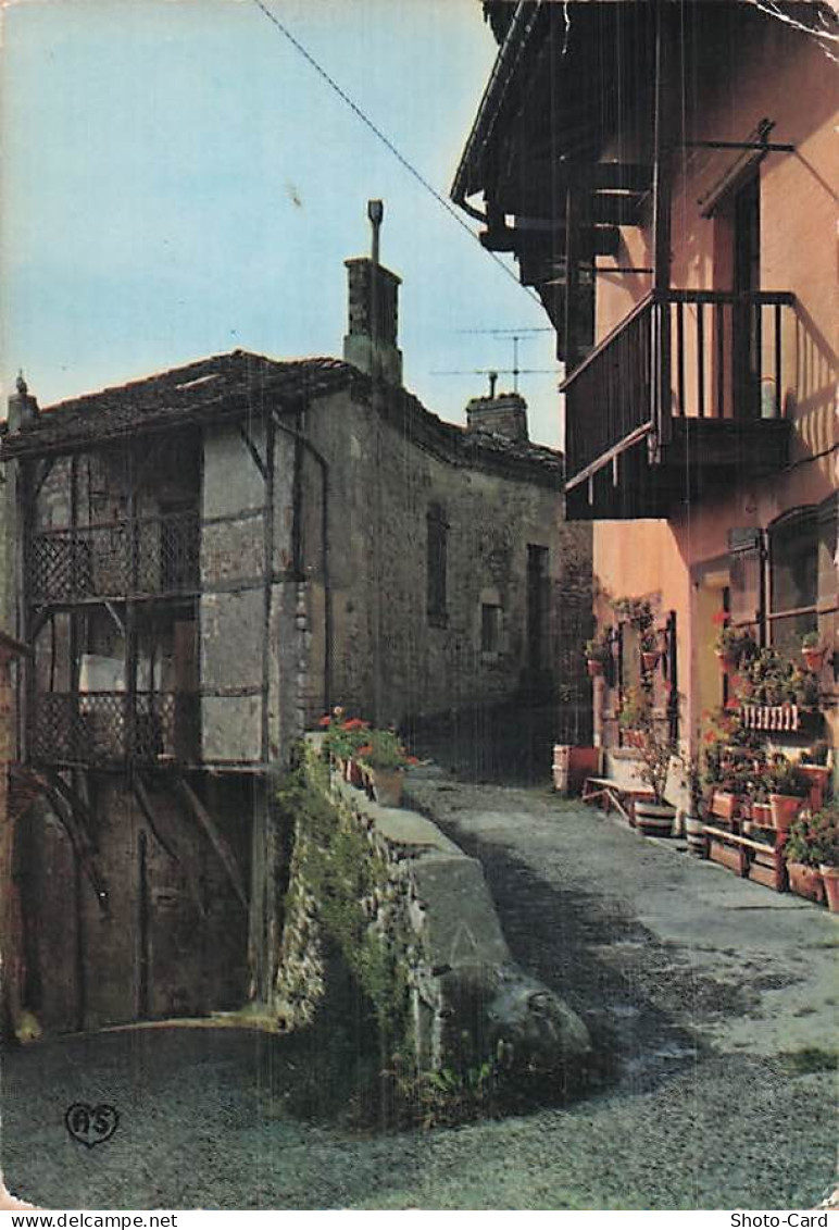 82 MONTAIGU DE QUERCY VIEUX QUARTIER