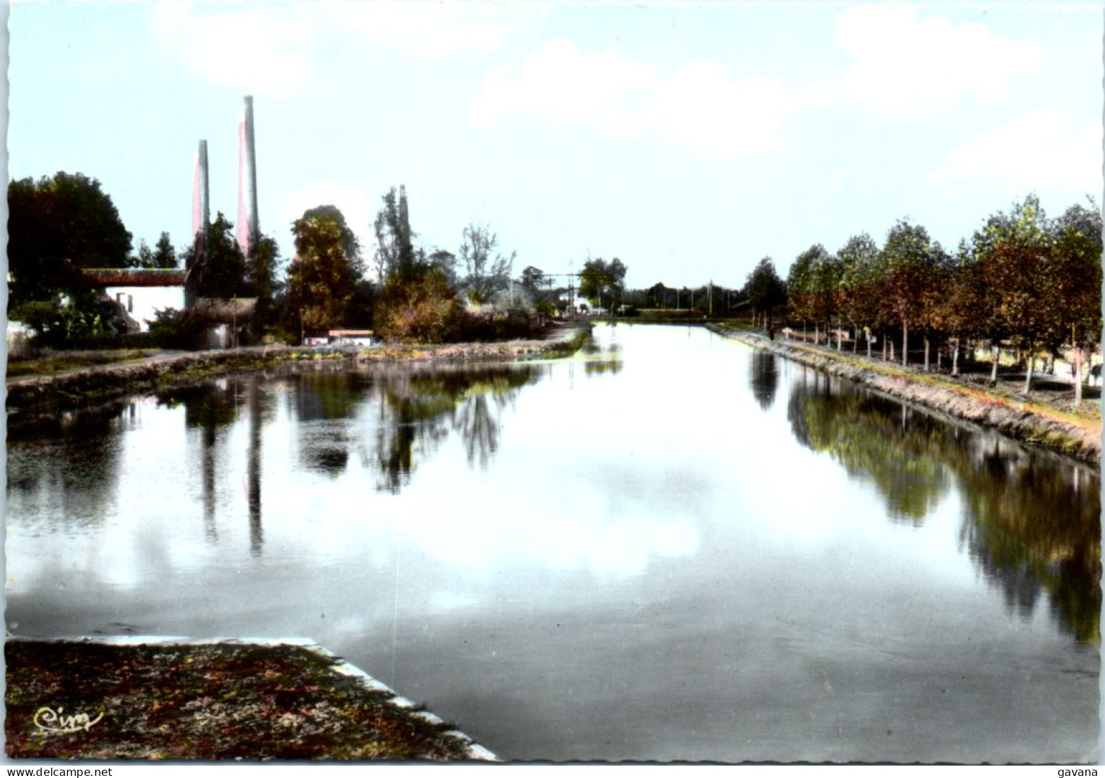 82 MONTECH - Le bassin du canal
