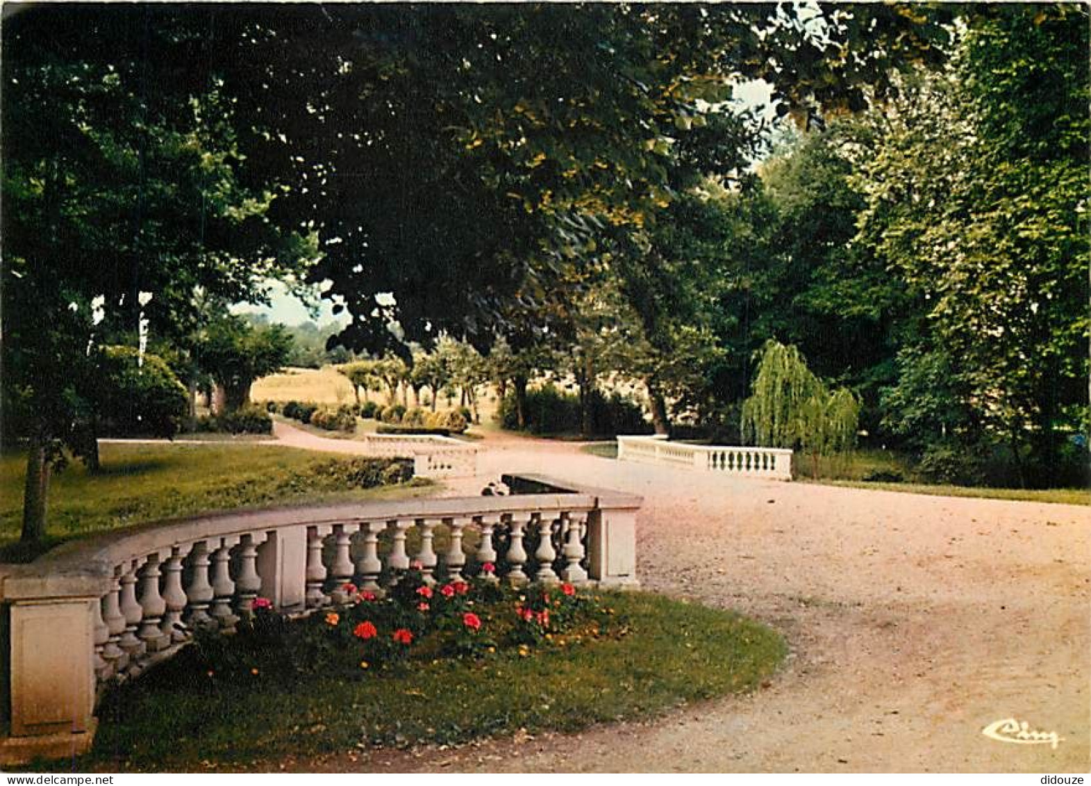 82 - Négrepelisse - Un coin du parc du Château de Longues Aygues - CPM - Voir Scans Recto-Verso
