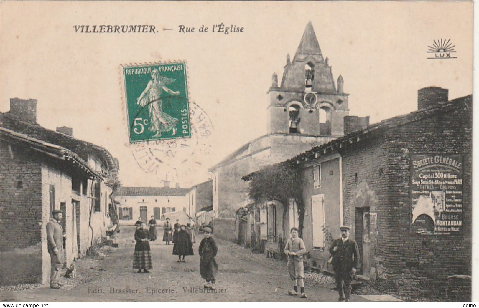 ***  82  ***  VILLEBRUMIER rue de   l'églse - villageois en pleine rue - TTB