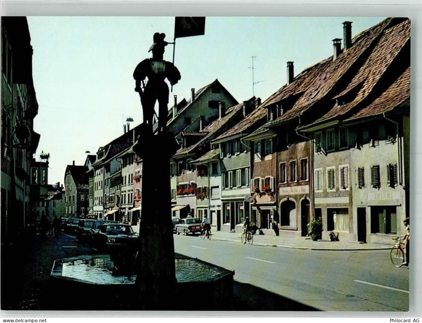 8253 Diessenhofen FOTO KEINE AK Hauptstrasse Brunnen Auto - 38070059