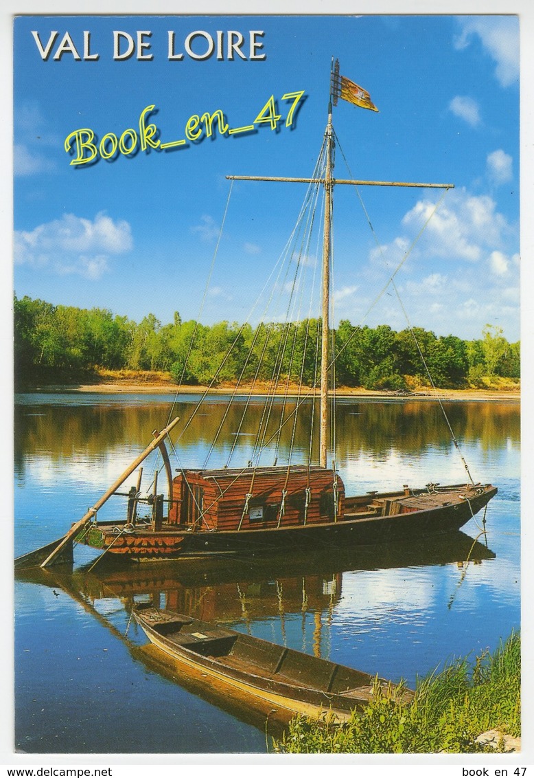 {82689} Le Val de Loire ; bateau , barque
