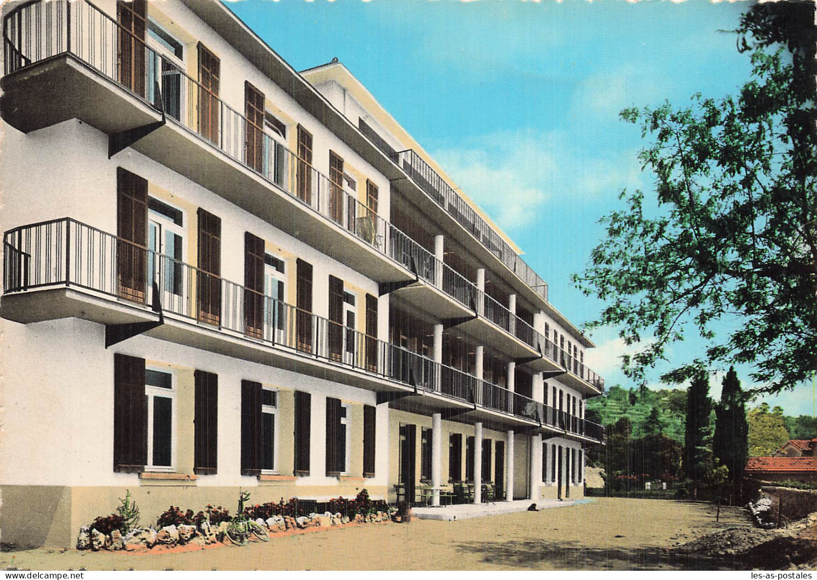 83 CALLAS LES OLIVIERS