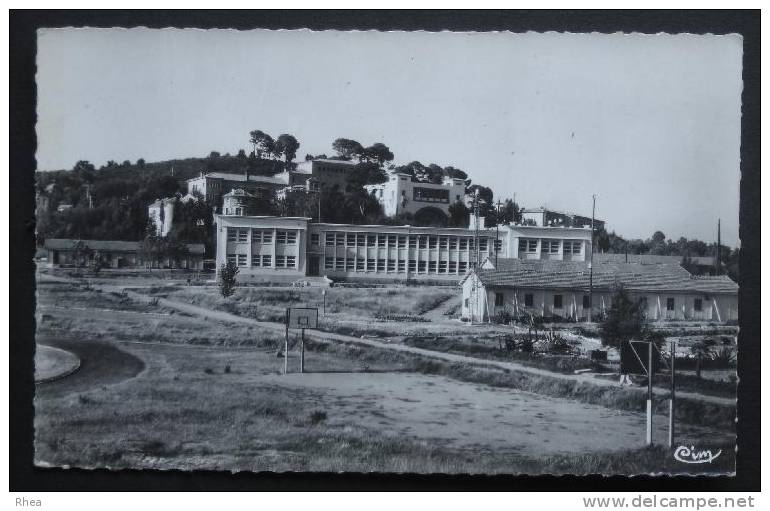 83 La Londe-les-Maures ecole    D83D  C83071C RH033240