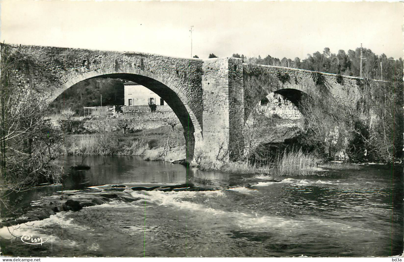 83 LORGUES