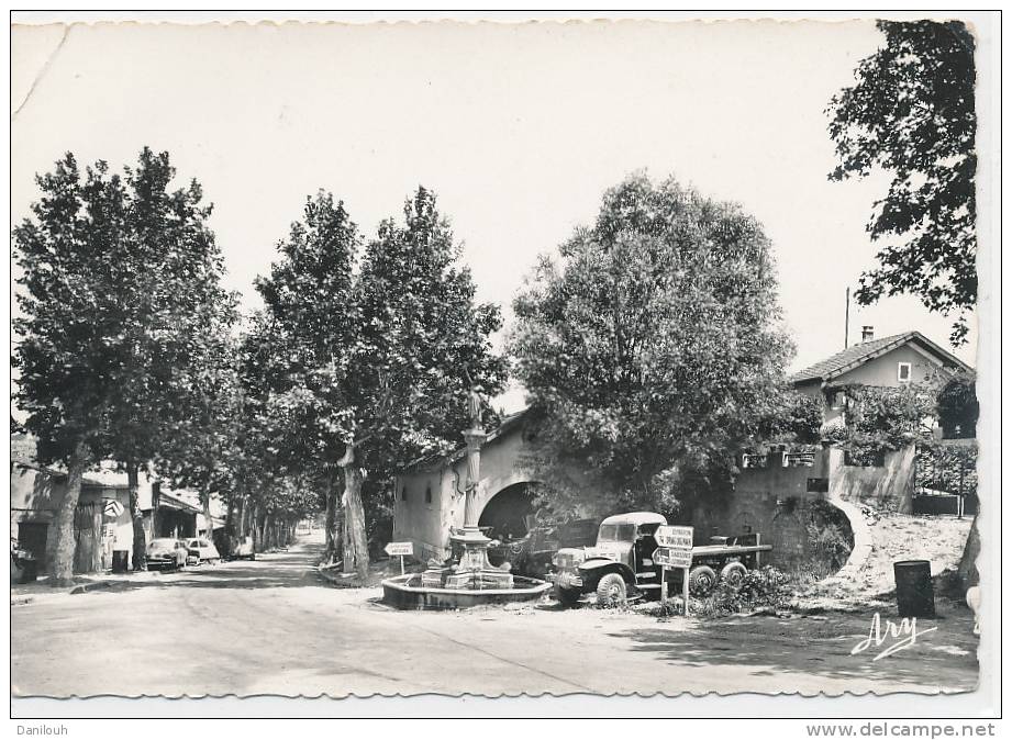83 // RIANS   Fontaine du Caromp  **