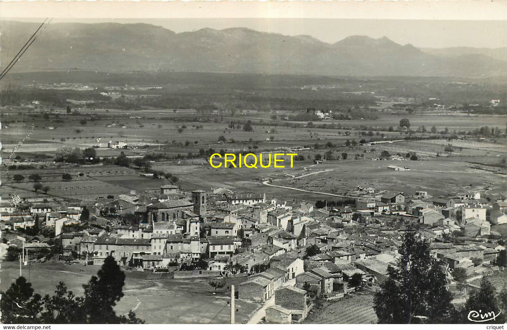 83 Roquebrune sur Argens, vue générale