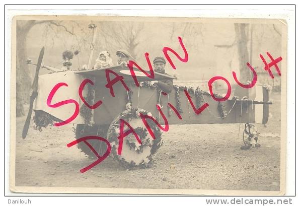 83 //  SALERNES  Avion décoré  / CARTE PHOTO / Lorenzi photographe a Salernes